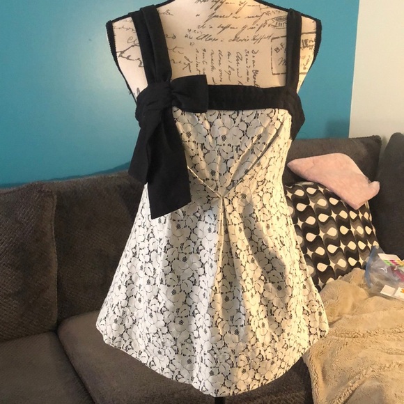 🎉4 for $20 Twenty one lace tank, size medium - Picture 1 of 7